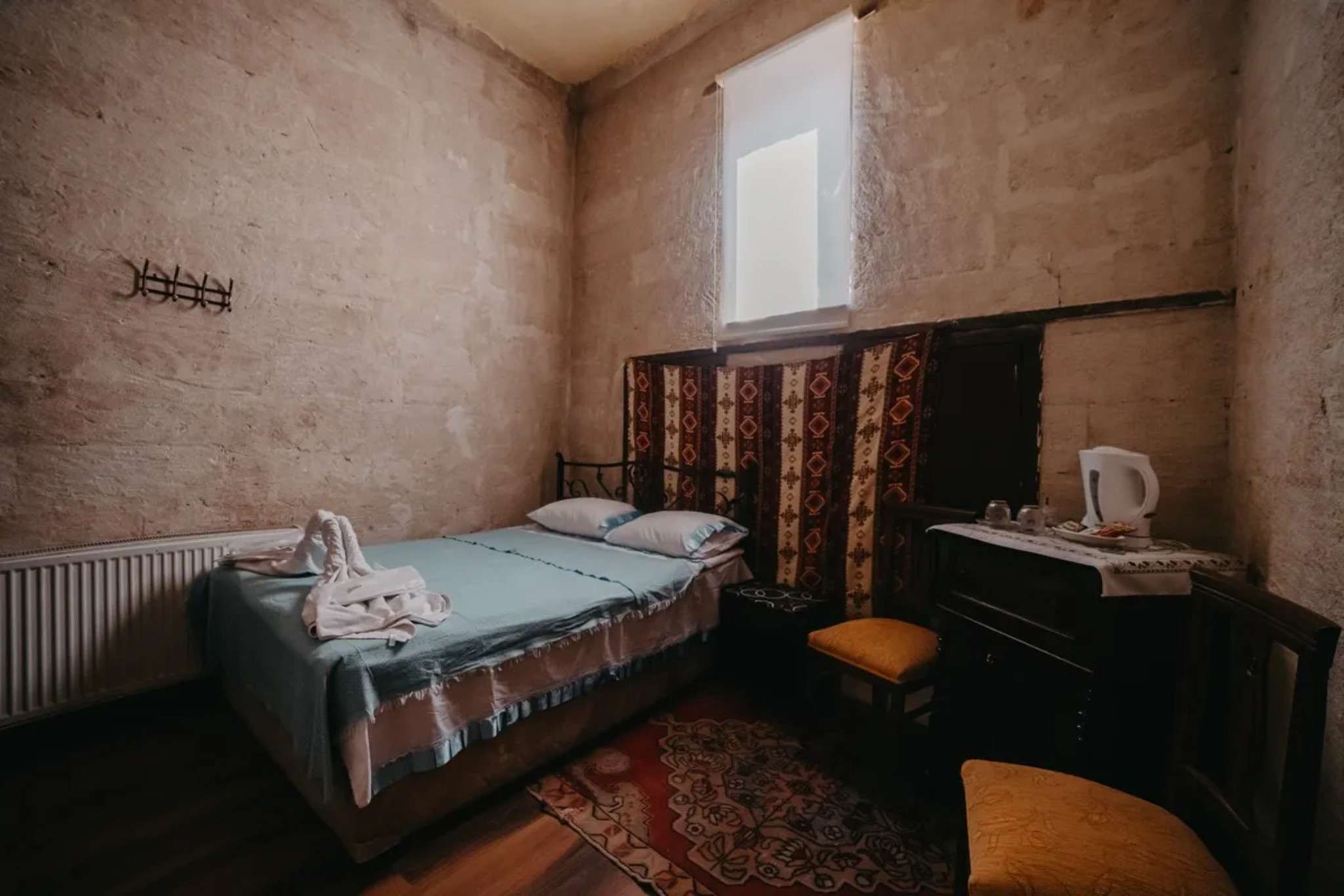 Born Hotel Old House 10/29
