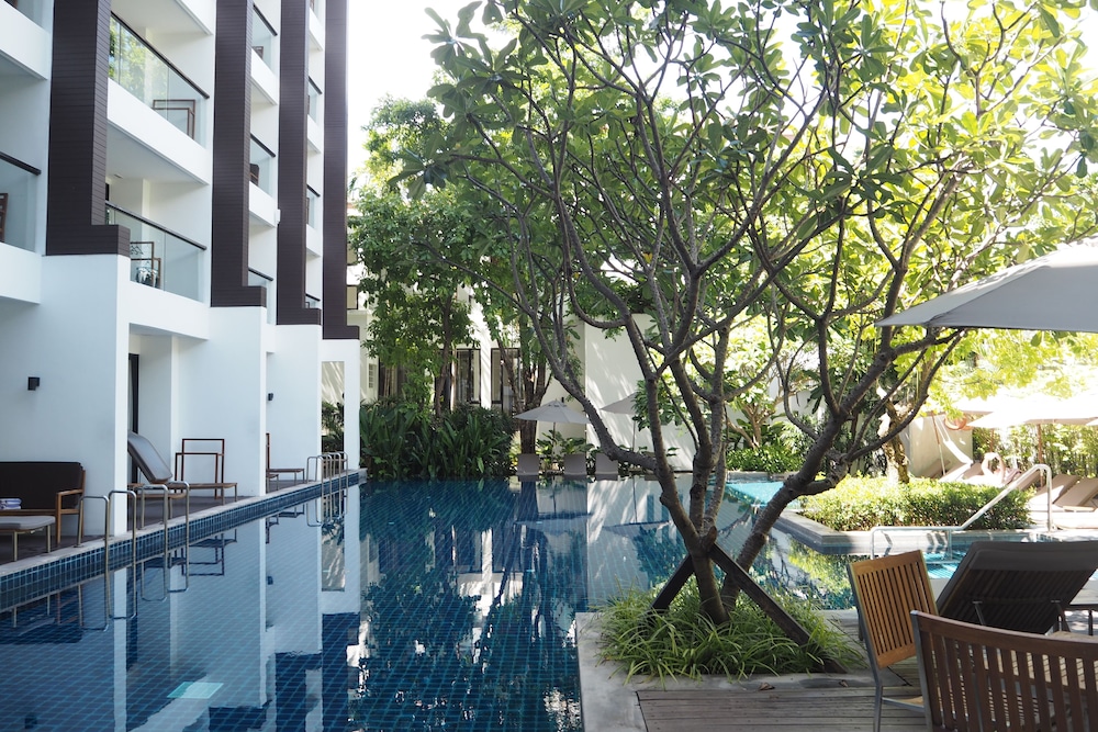 Woodlands Suites Serviced Residences 45/50
