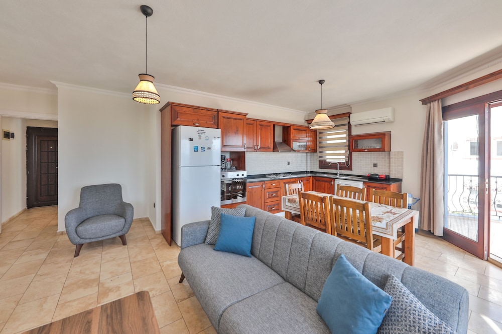 Nirvana Apartments 33/60