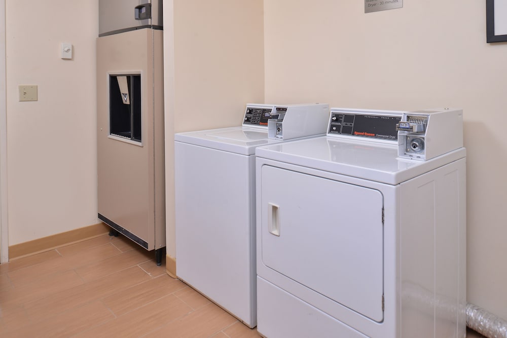 Fairfield Inn Suites Helena 18/38
