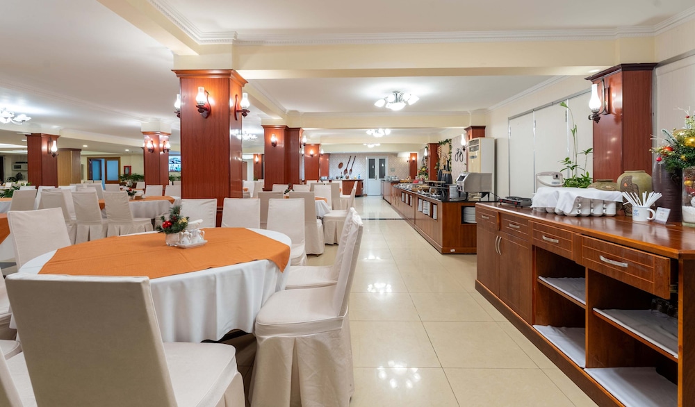 Rex Hotel 46/66