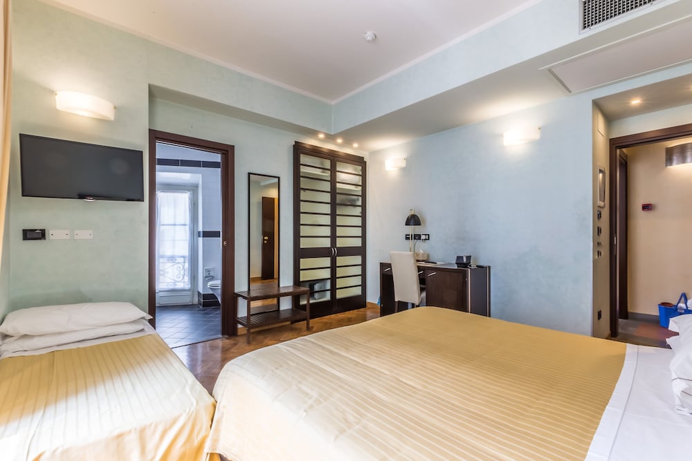 HOTEL DUOMO 40/74