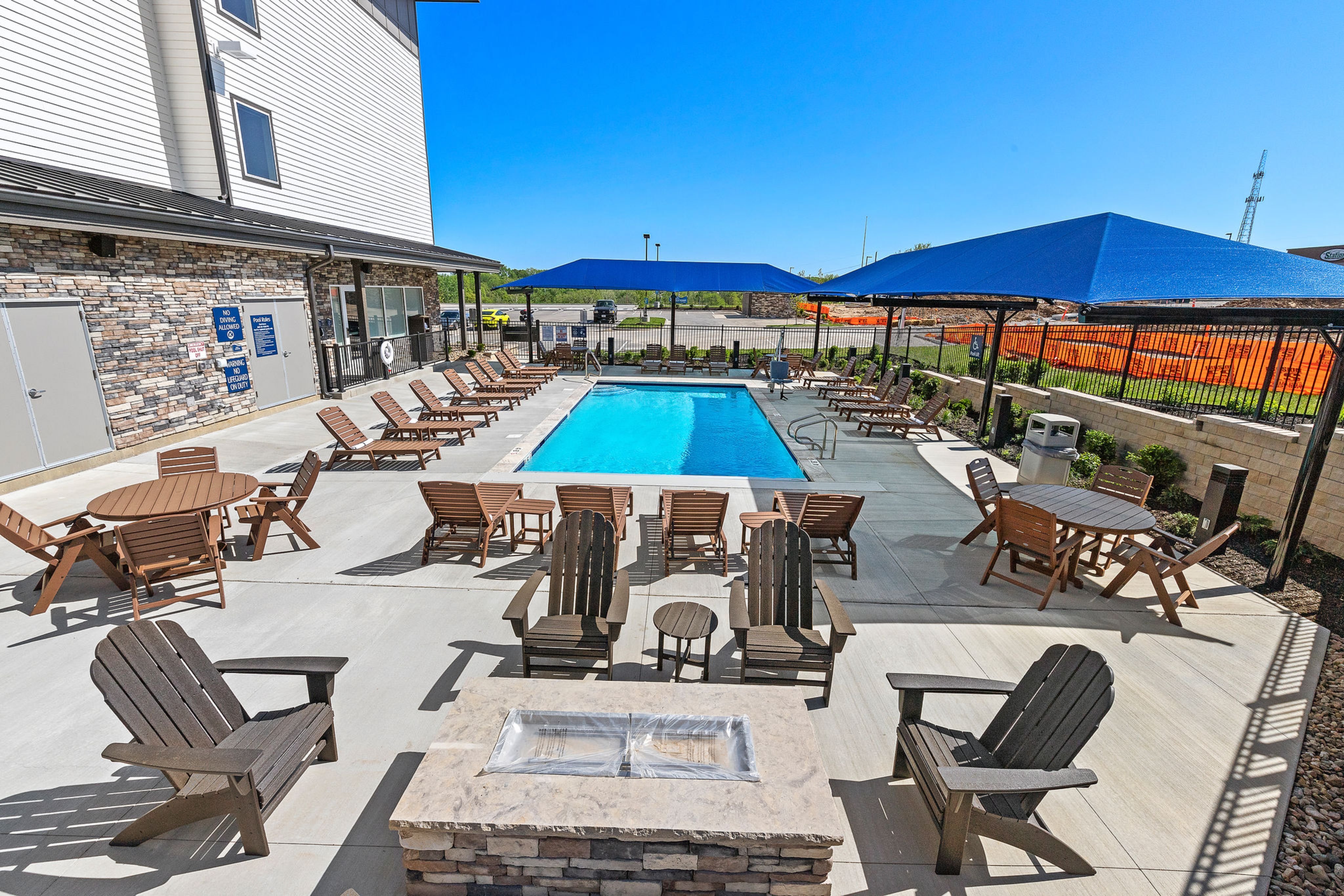 Holiday Inn Express Kansas City North Parkville, an IHG Hotel 42/50