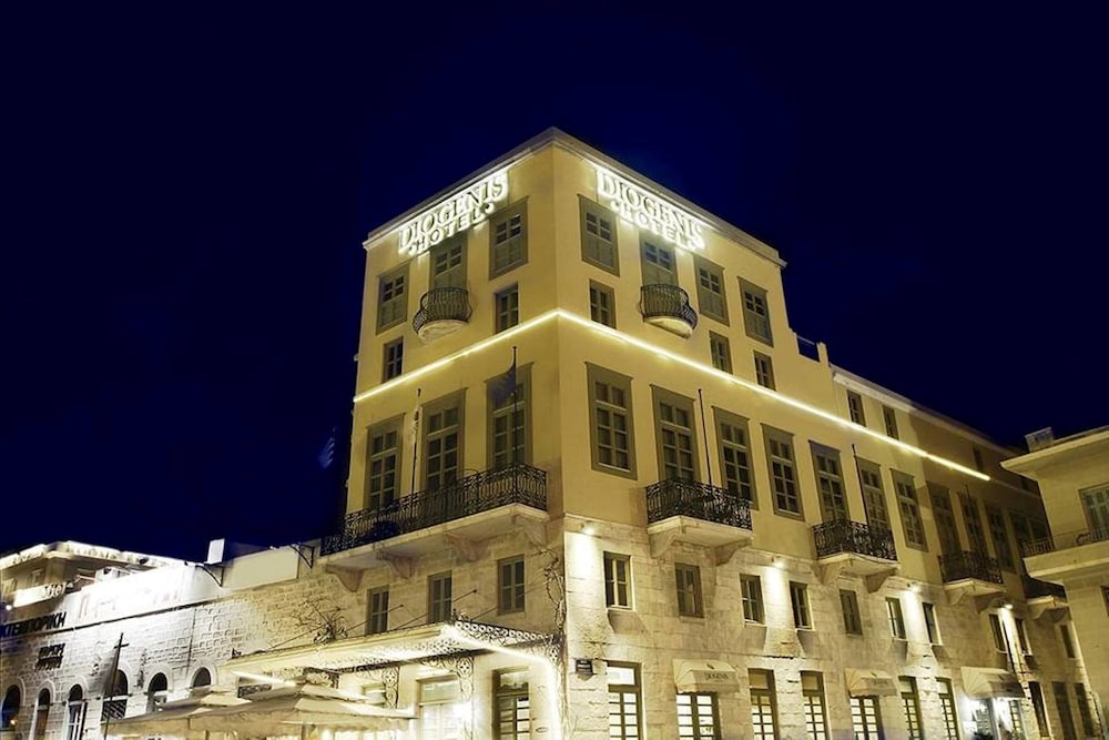 Hotel Diogenis 4/44