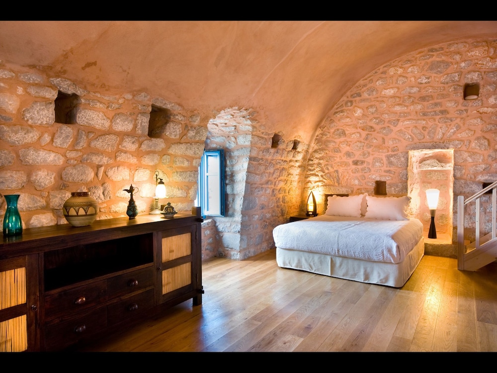 Arapakis Historic Castle 18/50