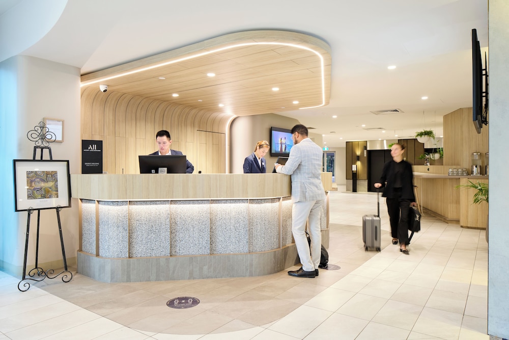 Novotel Melbourne Preston 6/94
