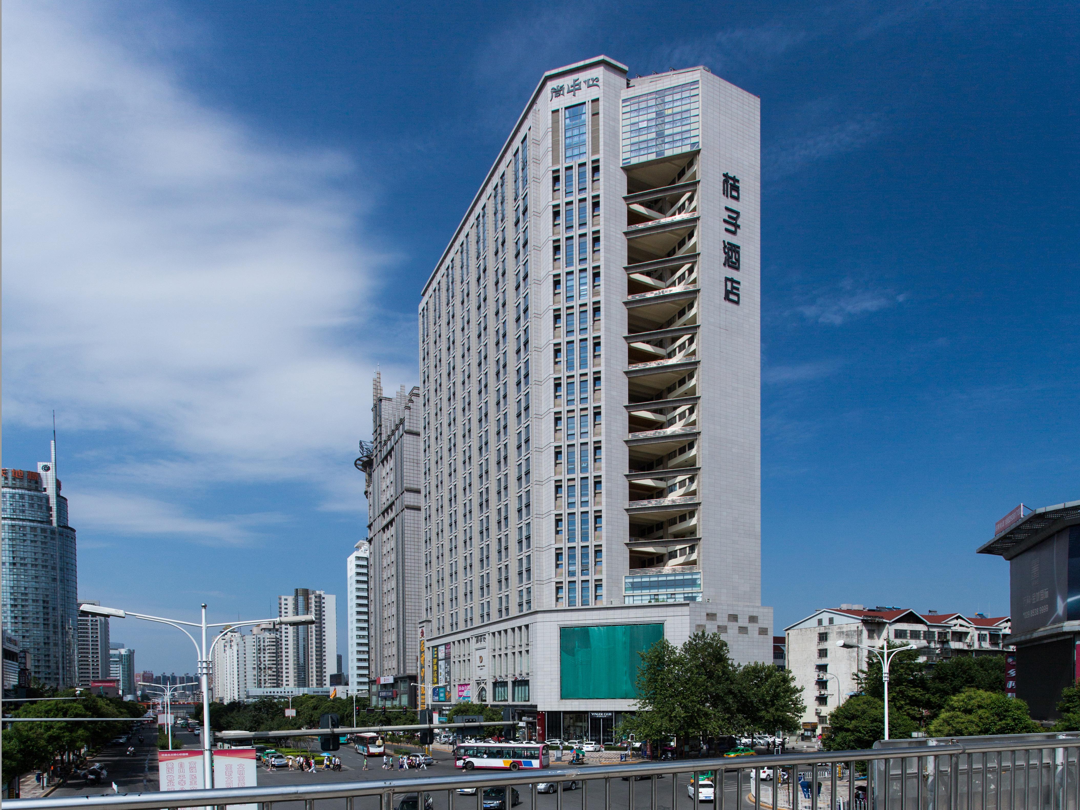 Orange Hotel Select 3/38