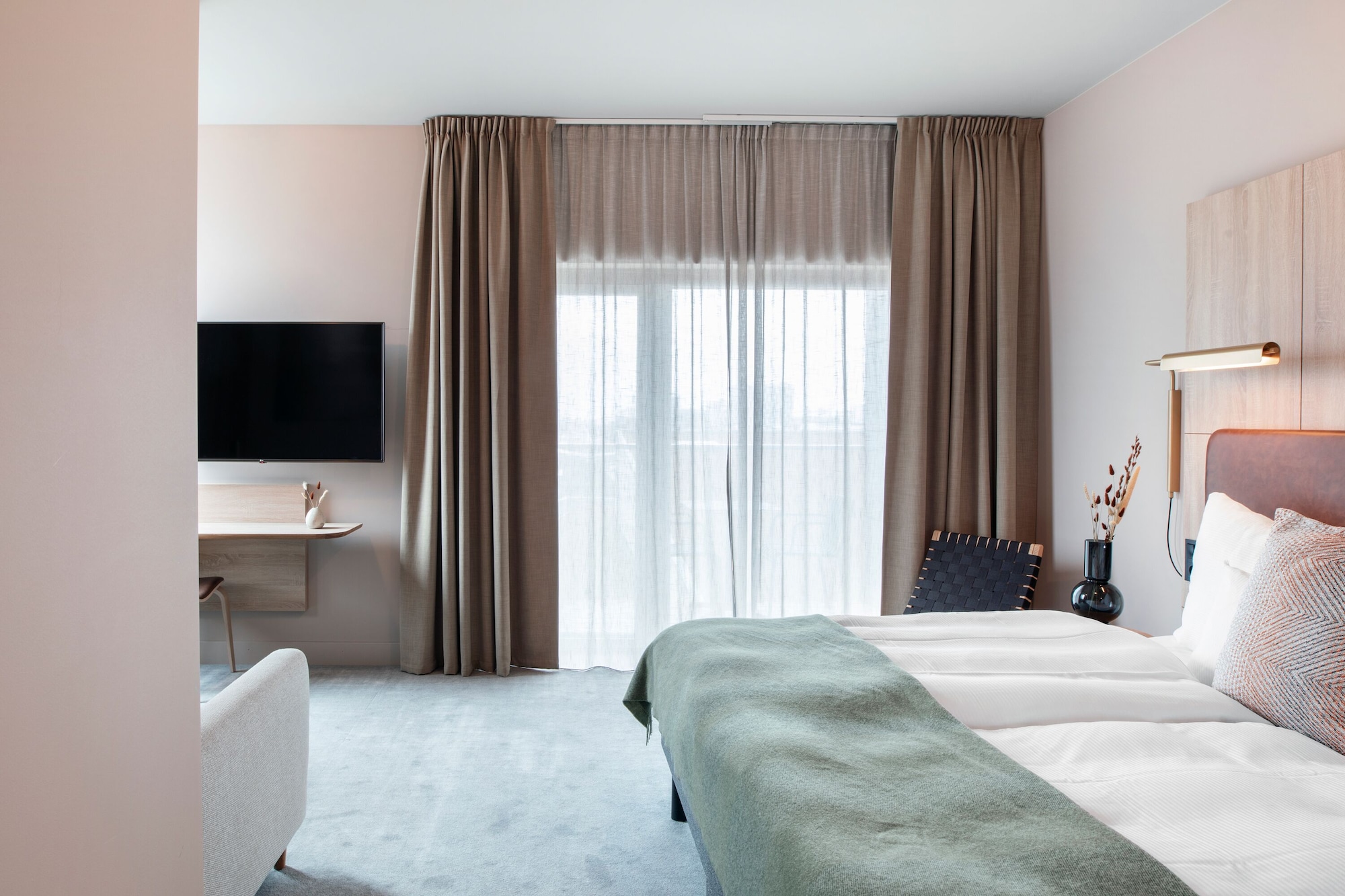Family, Twin Beds, 2 Murphy Beds