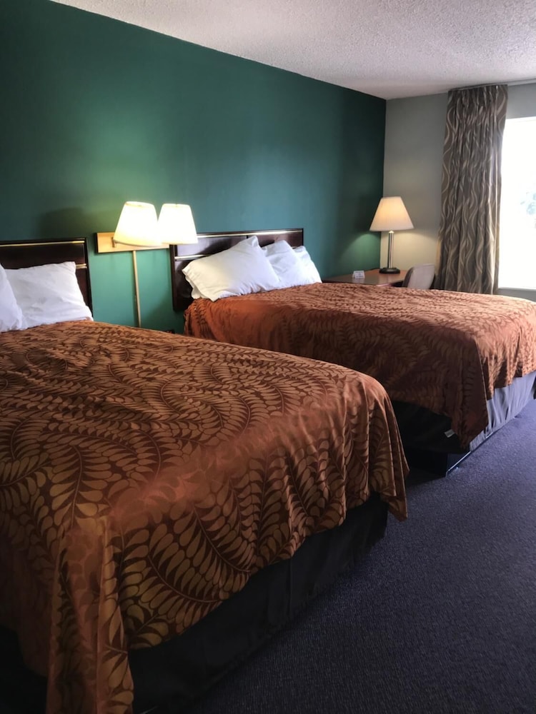 Americas Best Value Inn Manchester TN 8/22