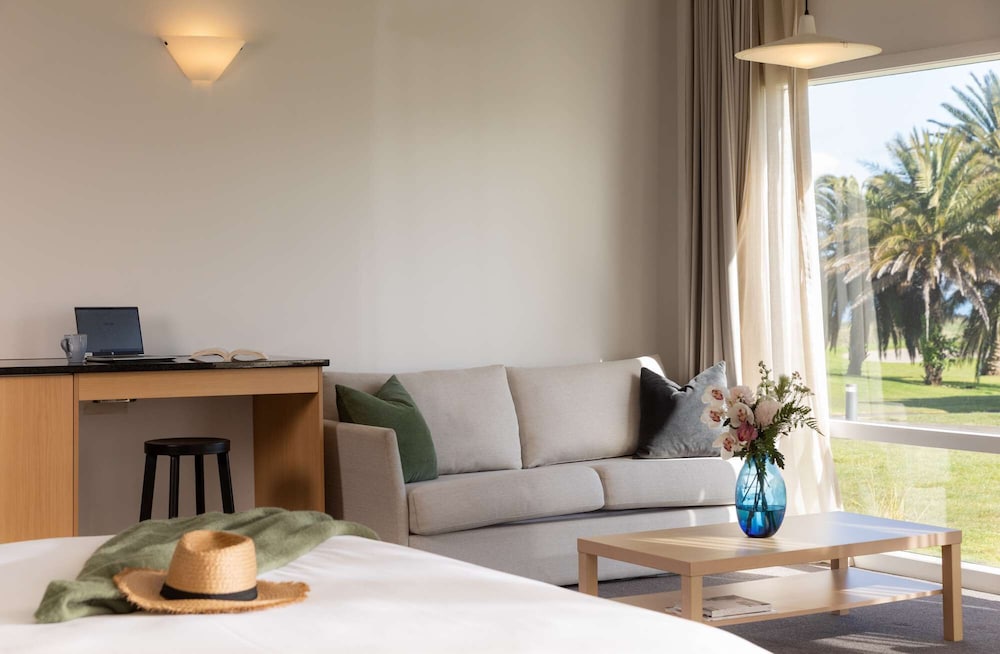 Rydges Formosa Auckland Golf Resort 50/65