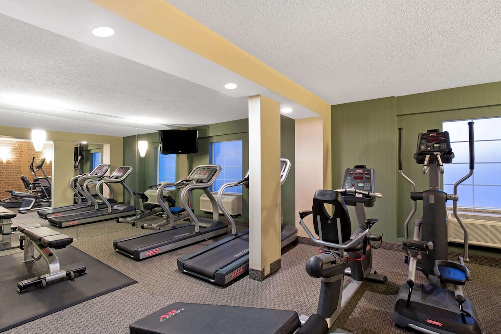 La Quinta Inn & Suites by Wyndham Springfield MA 28/43