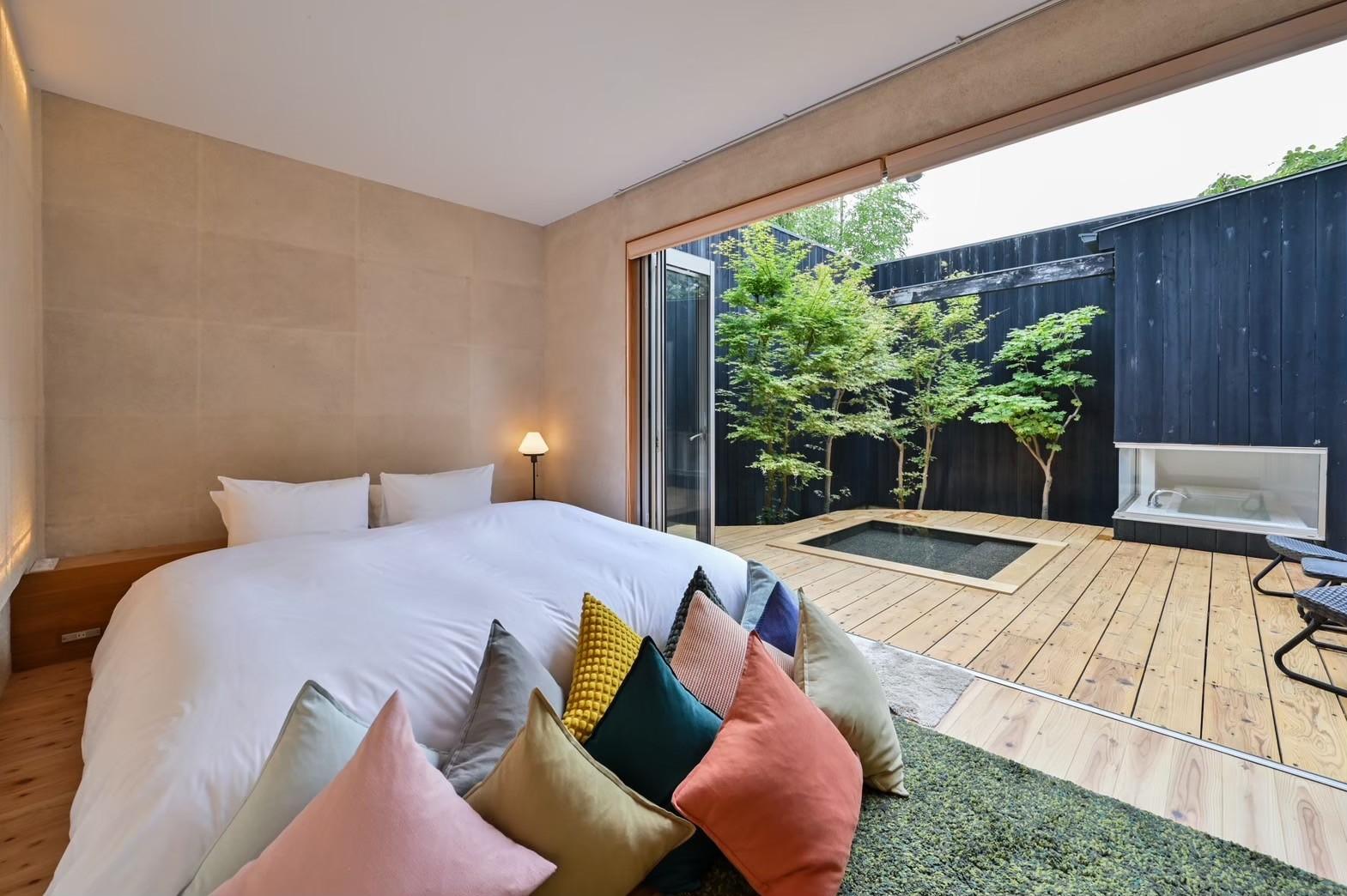 Semi Western, Style, Cottage, Suite, Outdoor Bath