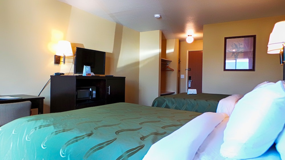 Quality Inn Airport Boise ID 18/50