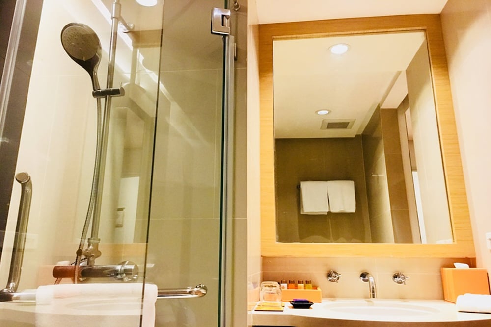 The Duchess Hotel (SHA Plus) 29/32