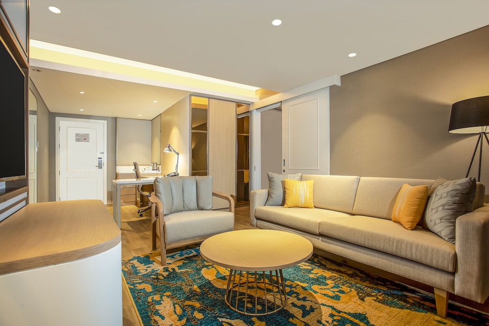 Swiss-Belhotel Solo 39/57