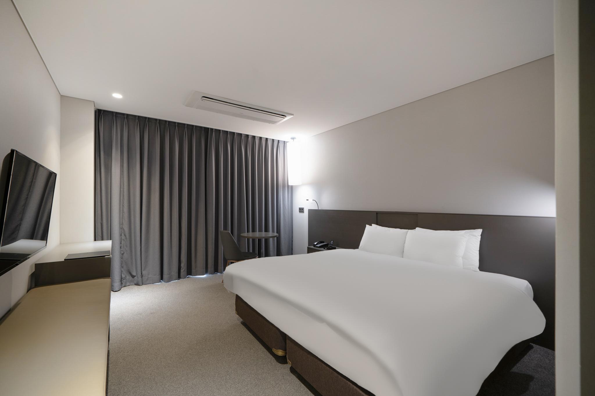 Cool, Standard, Double Bed