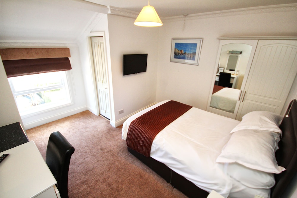 The Lawns Guest House 6/41