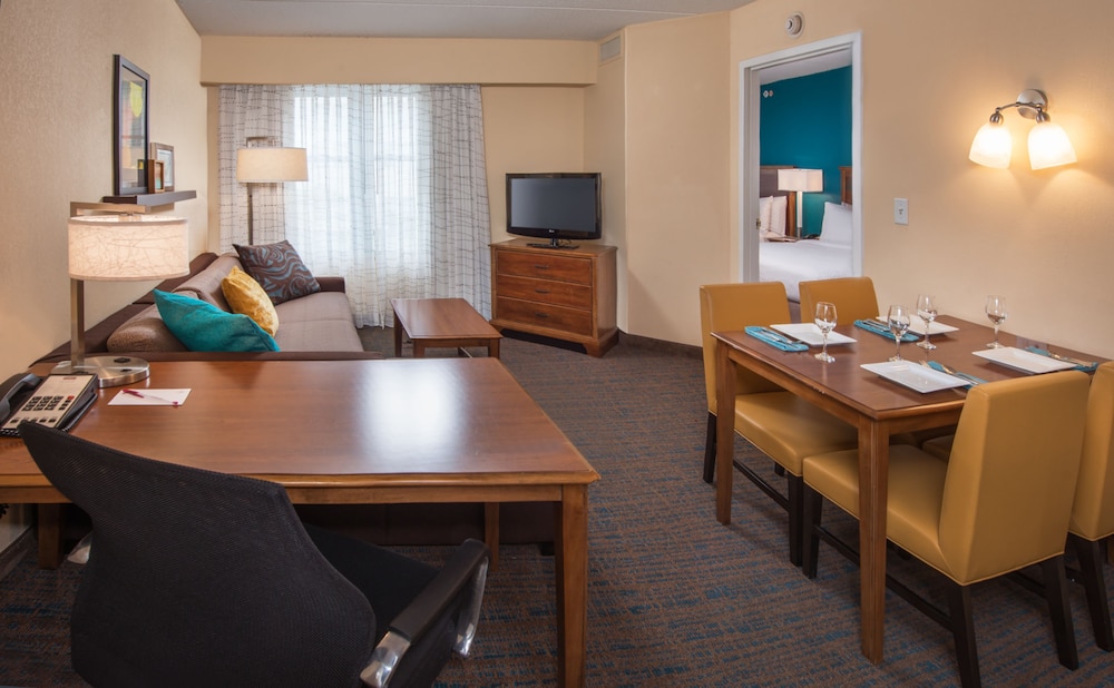 Residence Inn By Marriott Chesapeake Greenbrier 38/54