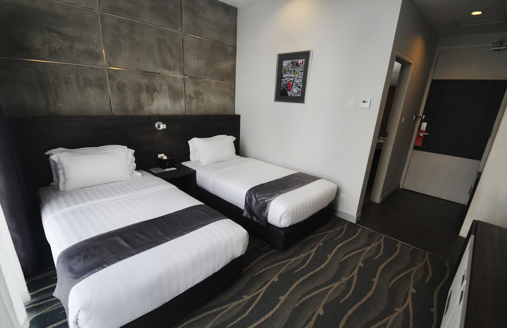 Dreamtel Jakarta 25/68