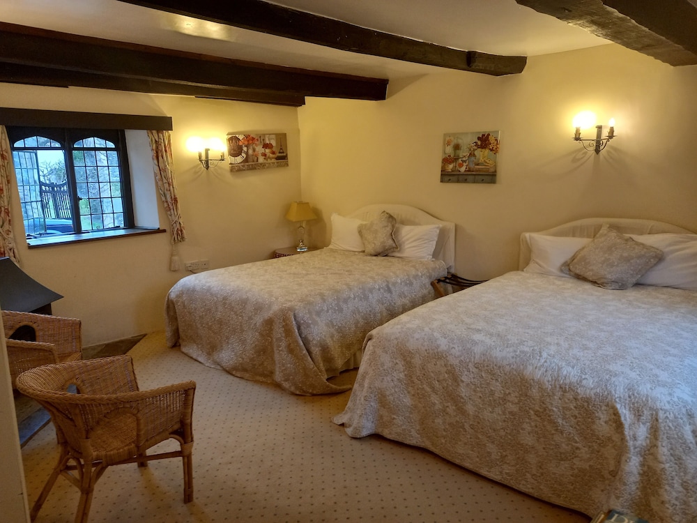 Bickleigh Castle Hotel - Castle 11/64