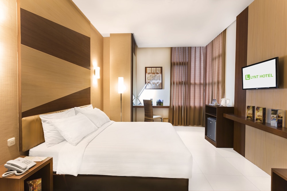 Lynt Hotel Jakarta 7/15
