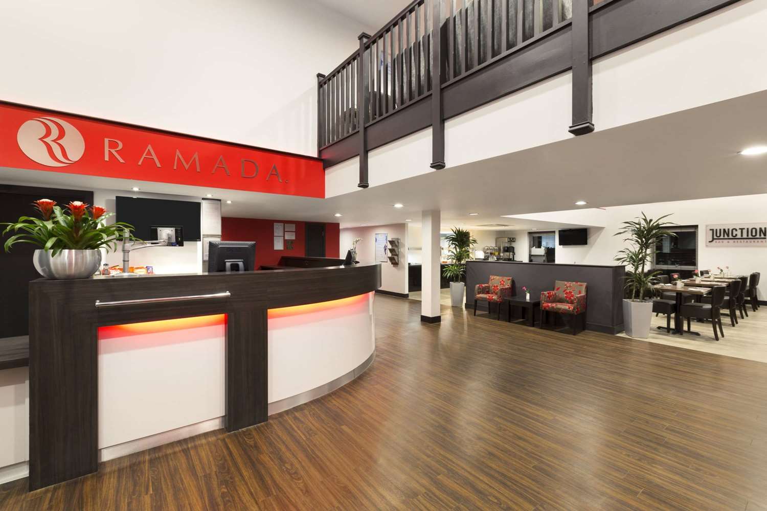 Ramada by Wyndham Oxford photo4