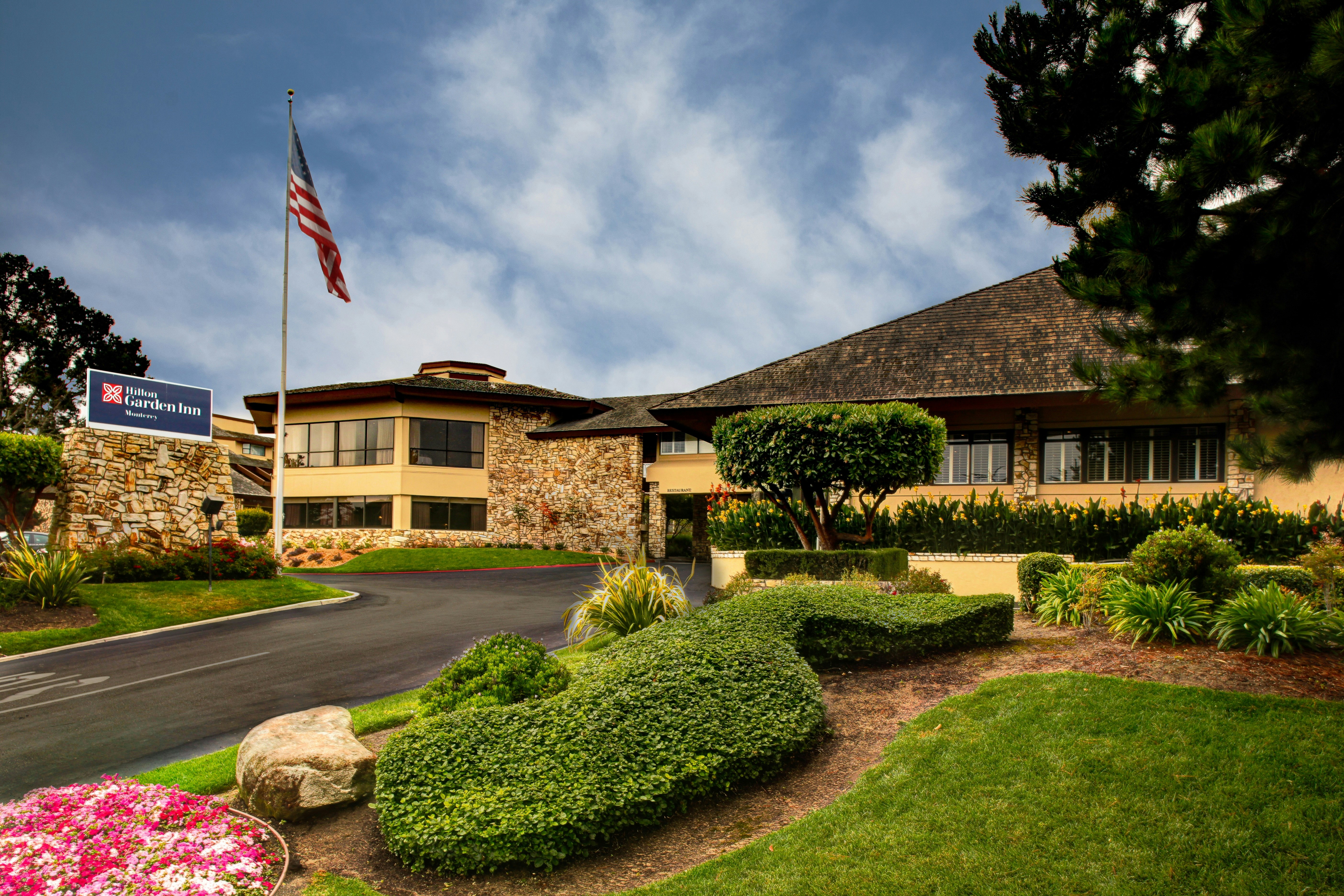 Hilton Garden Inn Monterey 54/58