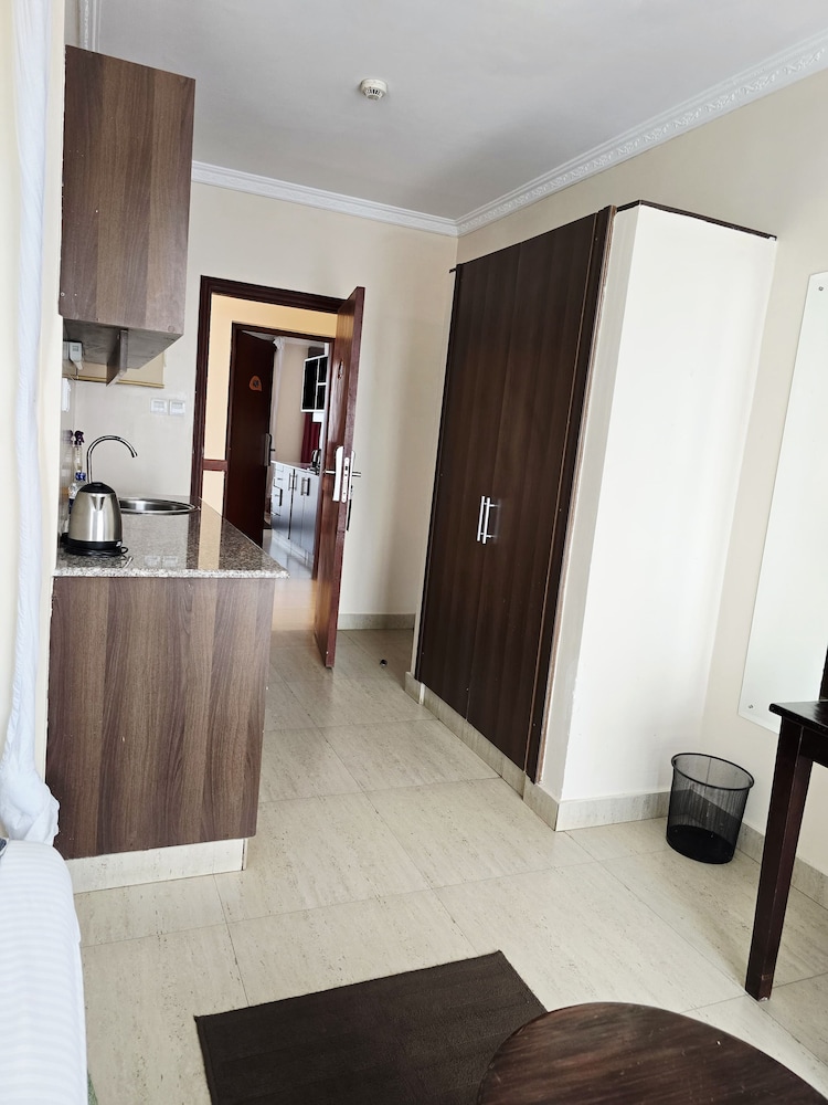 Vittoria Suites 11/50