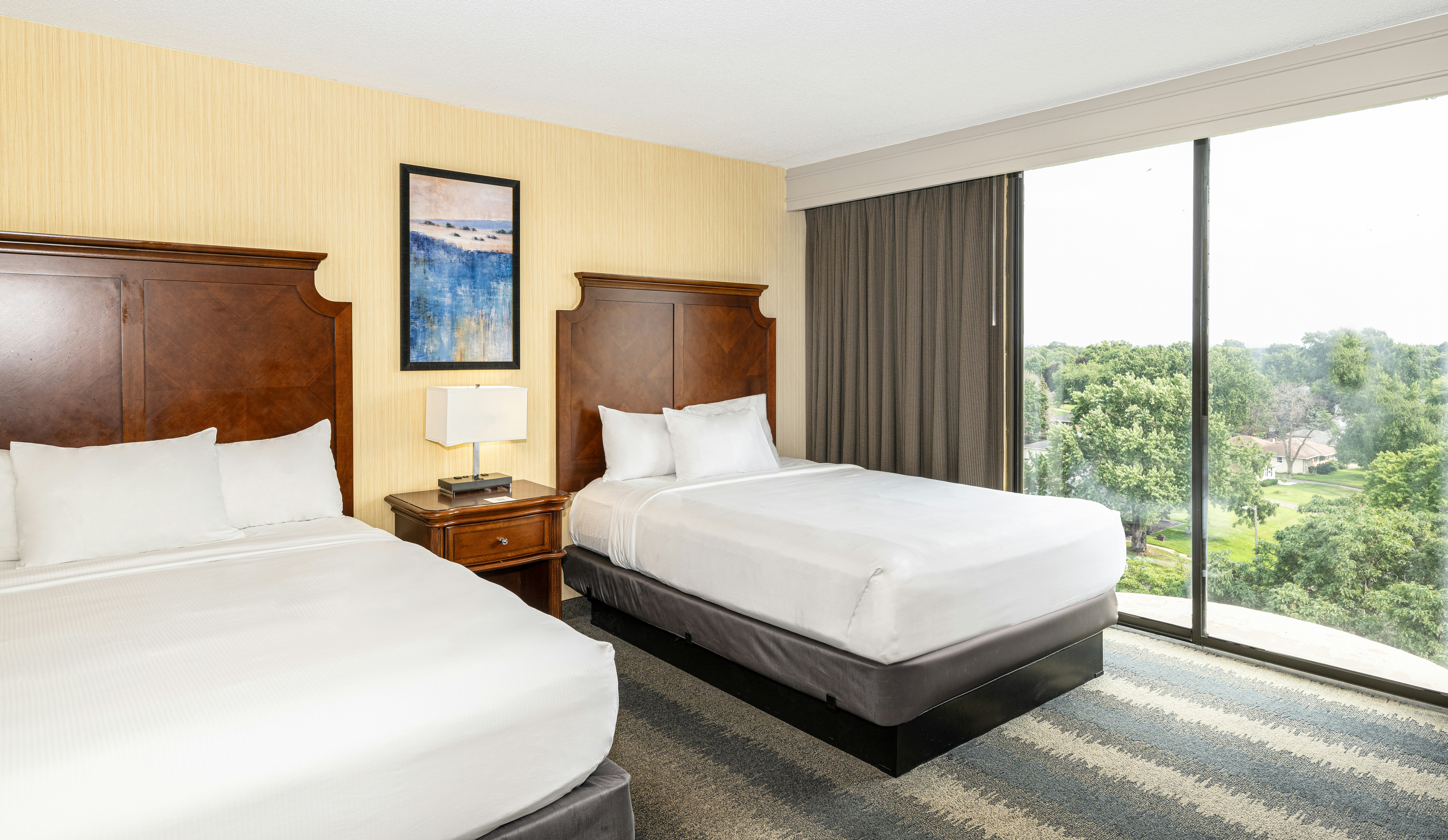 2 ROOMS, SUITE, 2 QUEEN BEDS