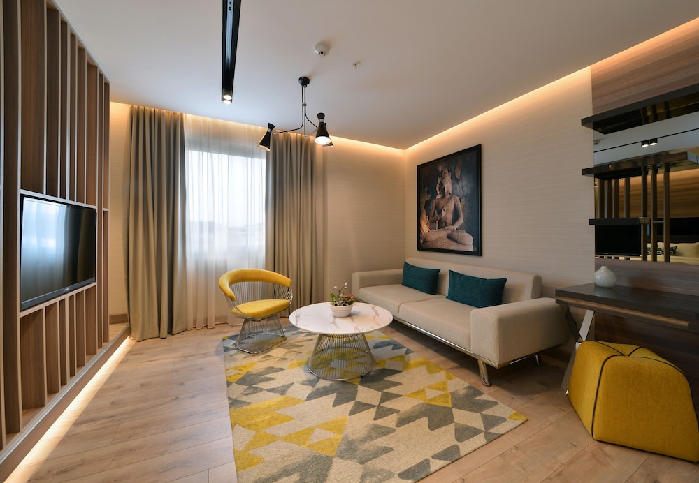 Nish Palace Exclusive Suites 30/48