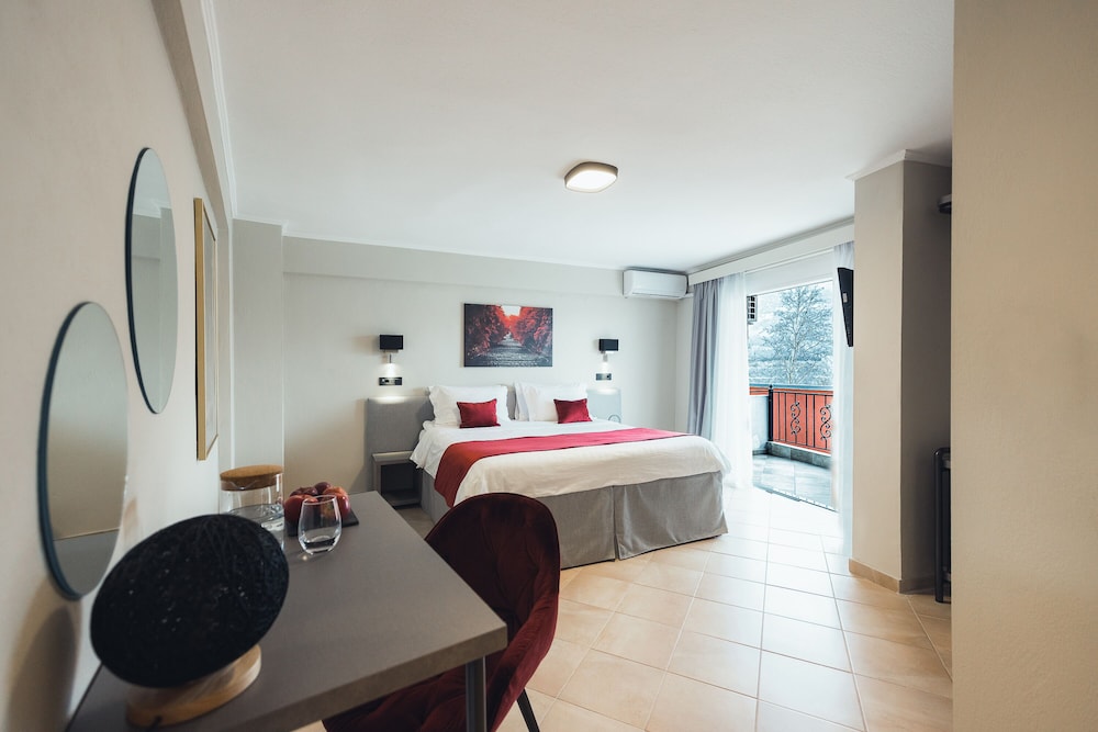 Akti Hotel 33/66