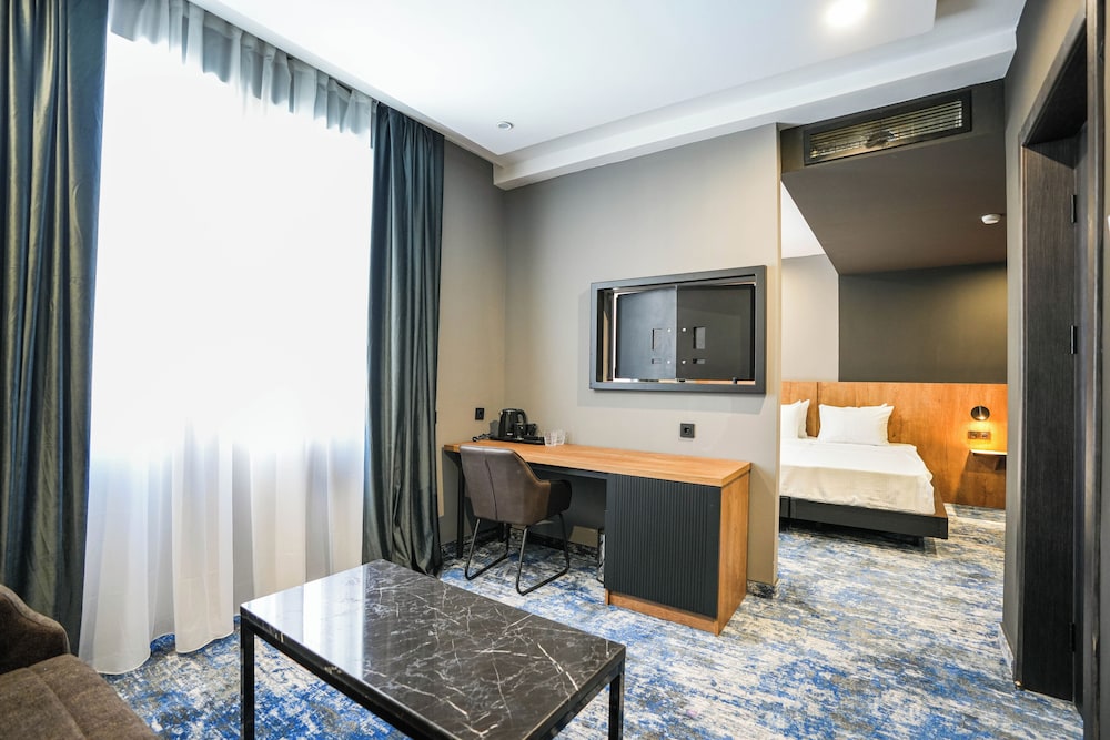 Splendid Tbilisi Hotel 66/70