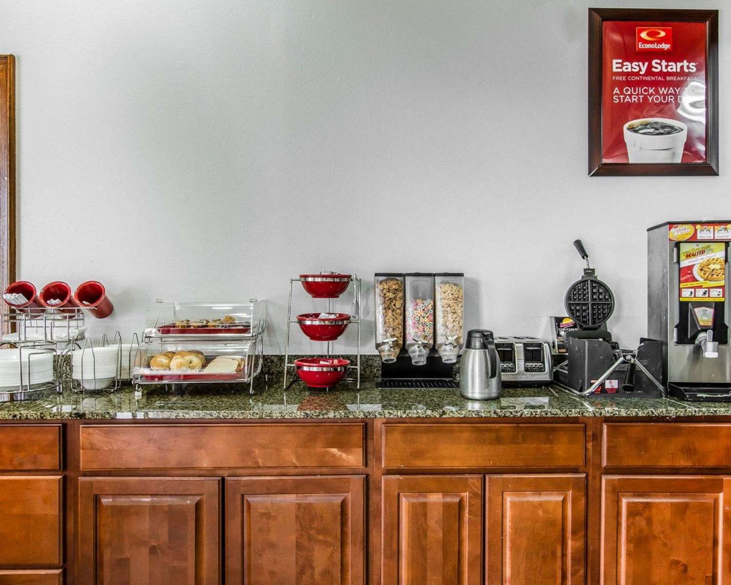 Econo Lodge Inn & Suites Enterprise, AL 10/33