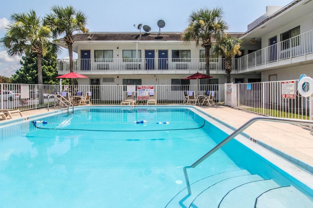 Motel6 Jacksonville, FL - Orange Park 8/60