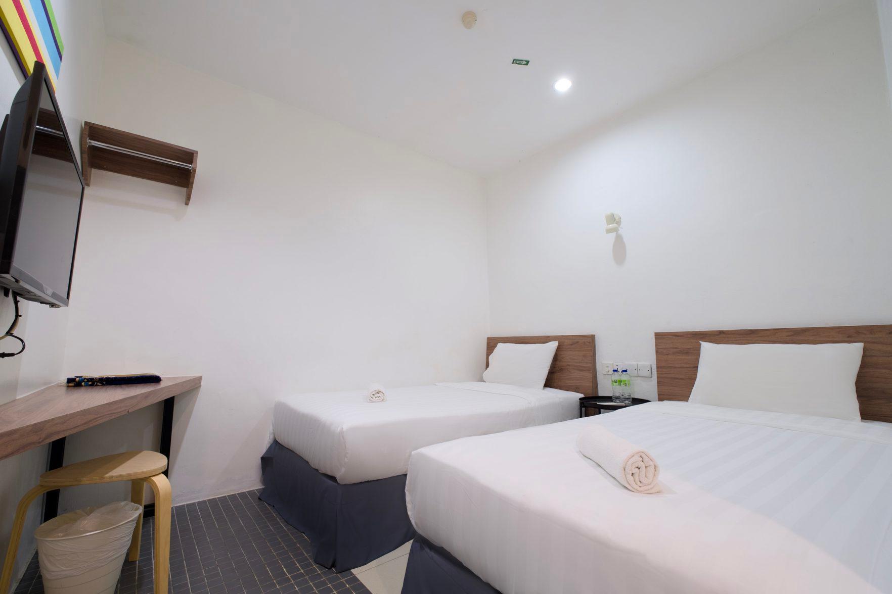 Room, Twin Beds, No Window