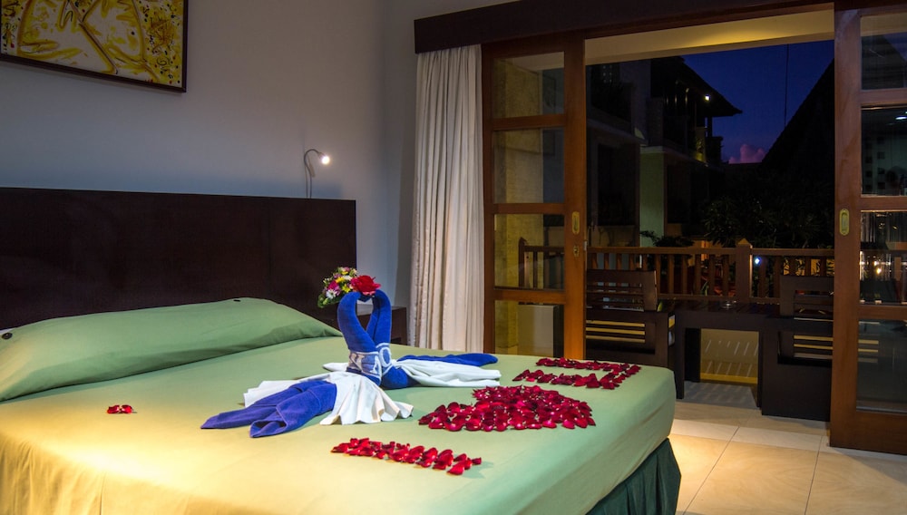 FOURTEEN ROSES BEACH HOTEL 36/62
