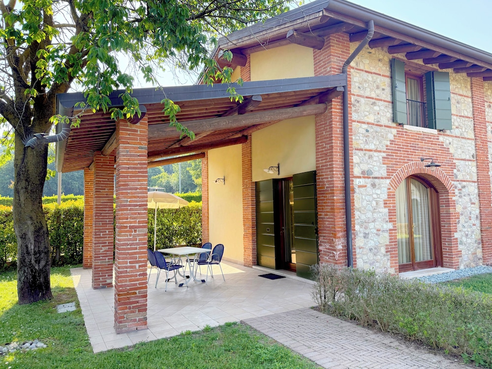 Residence Borgo Mondragon 1/44