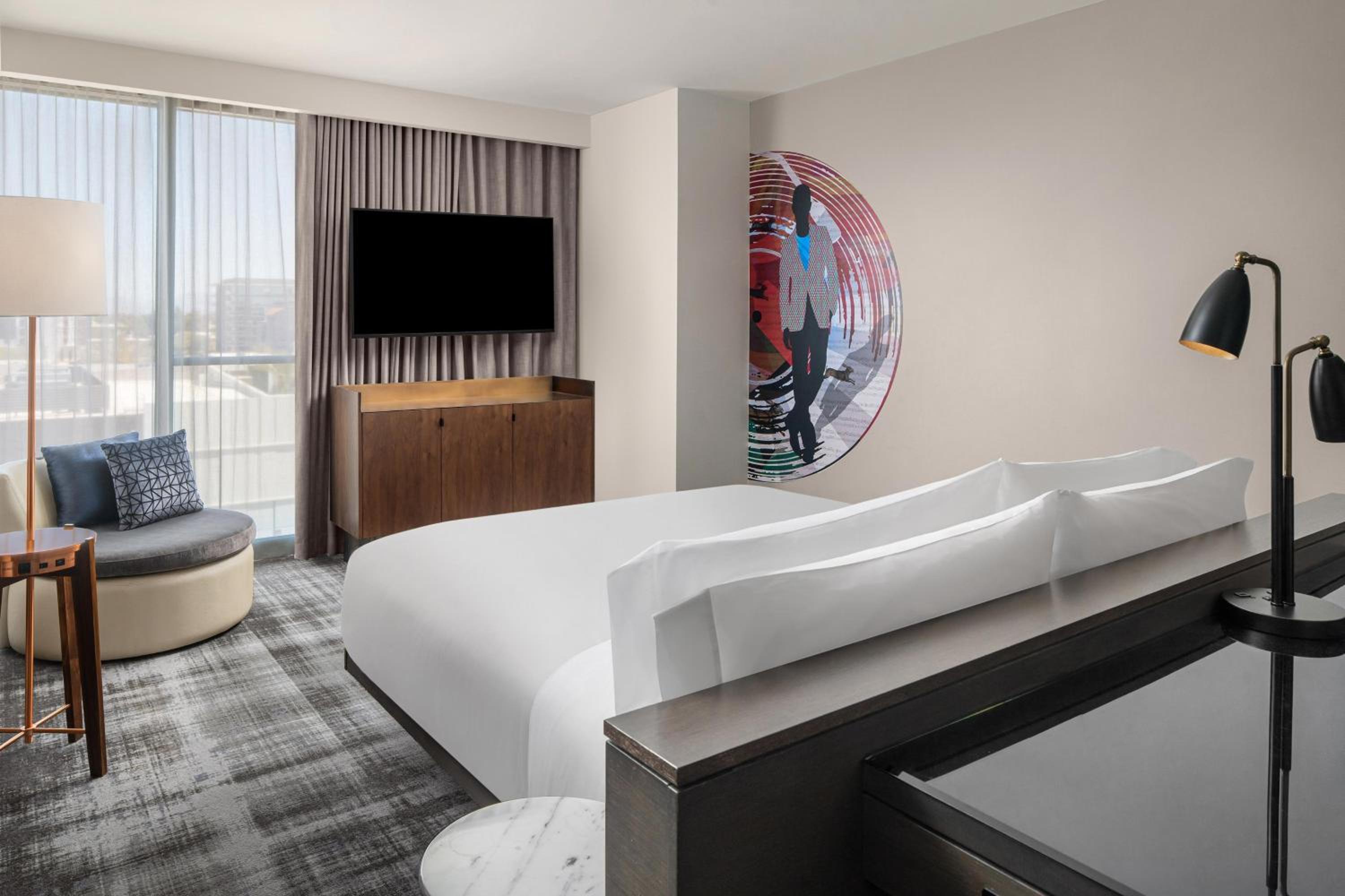 Standard, King Bed, Old Town View, Accessible، W Scottsdale 2/4