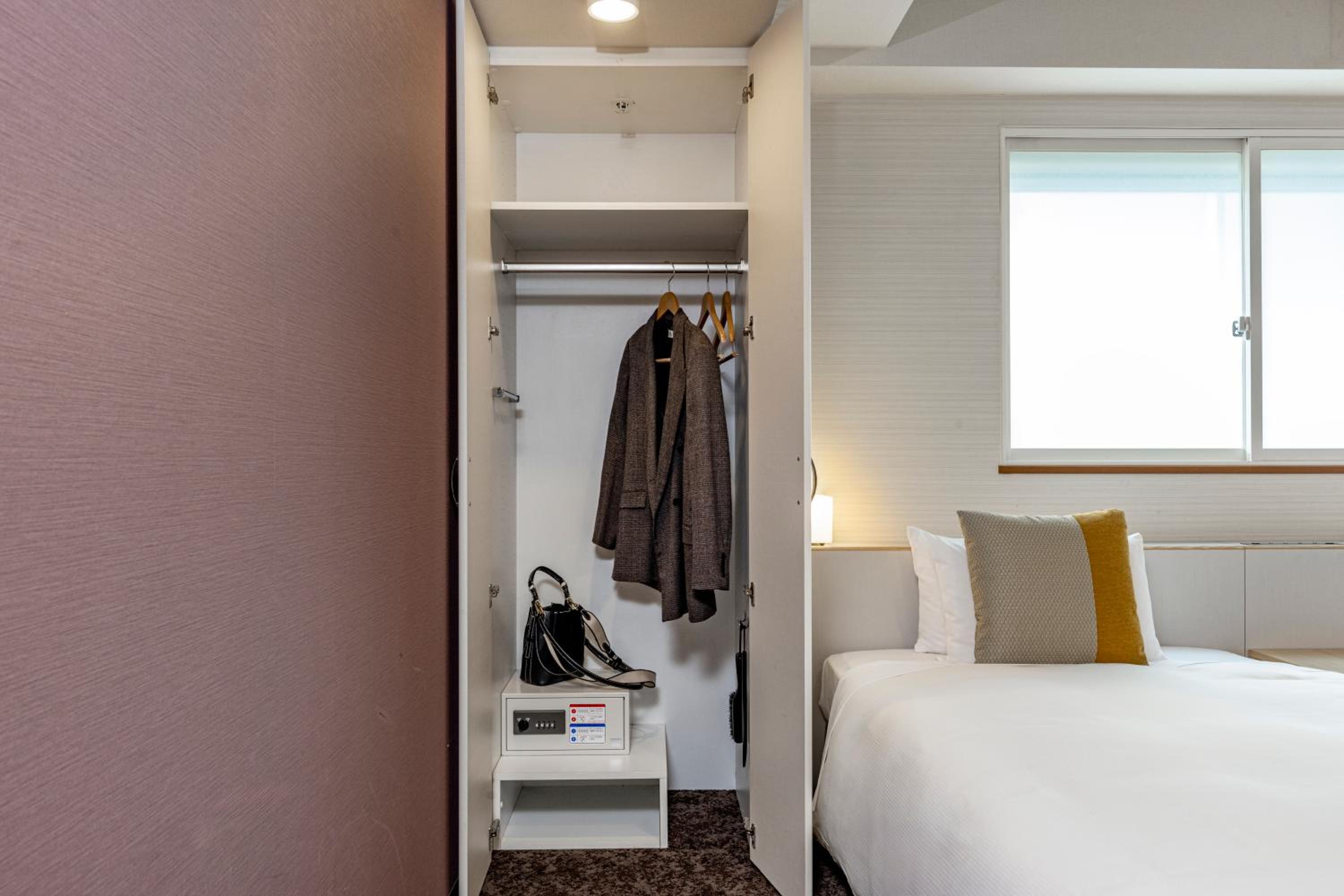 غرفة سوبيريور بسريرين منفصلين، Tokyu Stay Tsukiji 3/6
