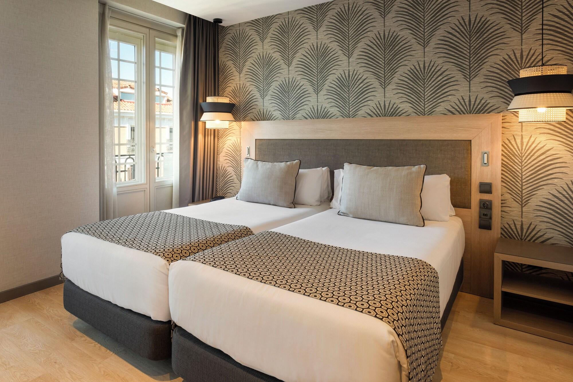 Room, Double Bed, Street View