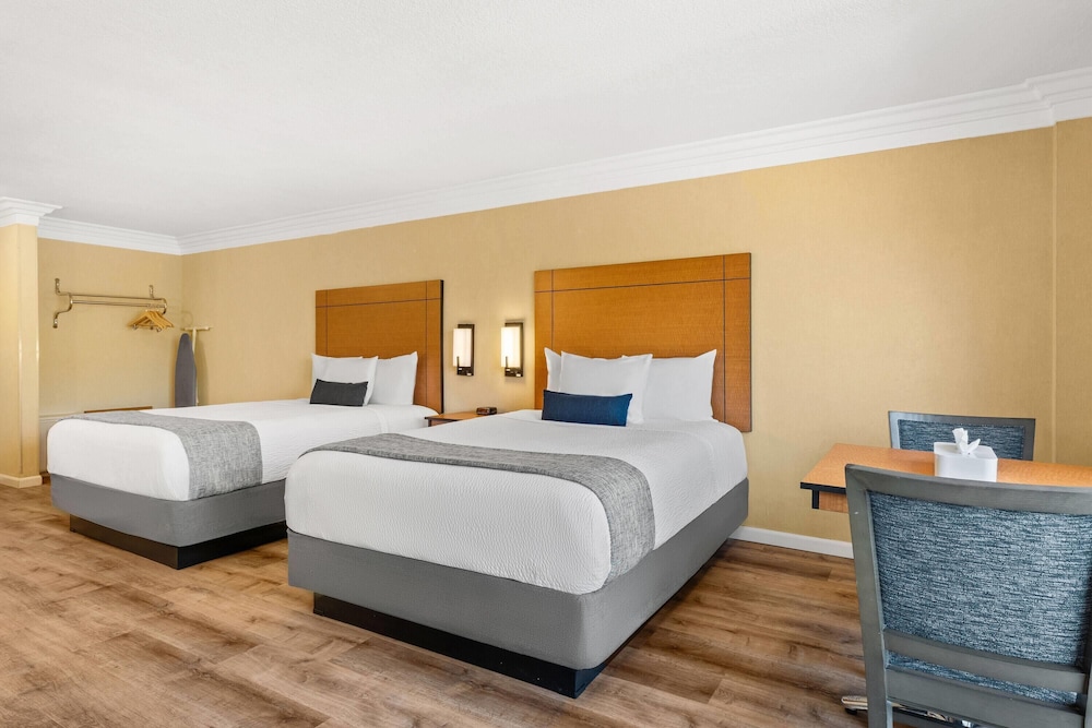 Travelodge by Wyndham San Clemente Beach 28/50