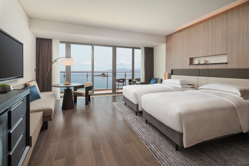 Classic, Twin Beds, Ocean View