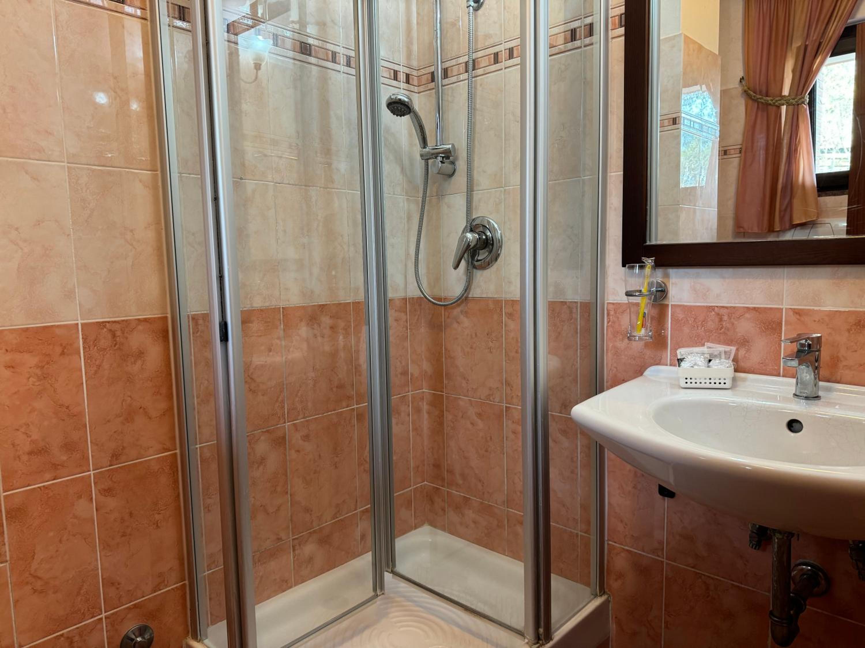 غرفة سوبيريور بسرير مزدوج، Euro House Inn Airport Hotel Residence 10/10