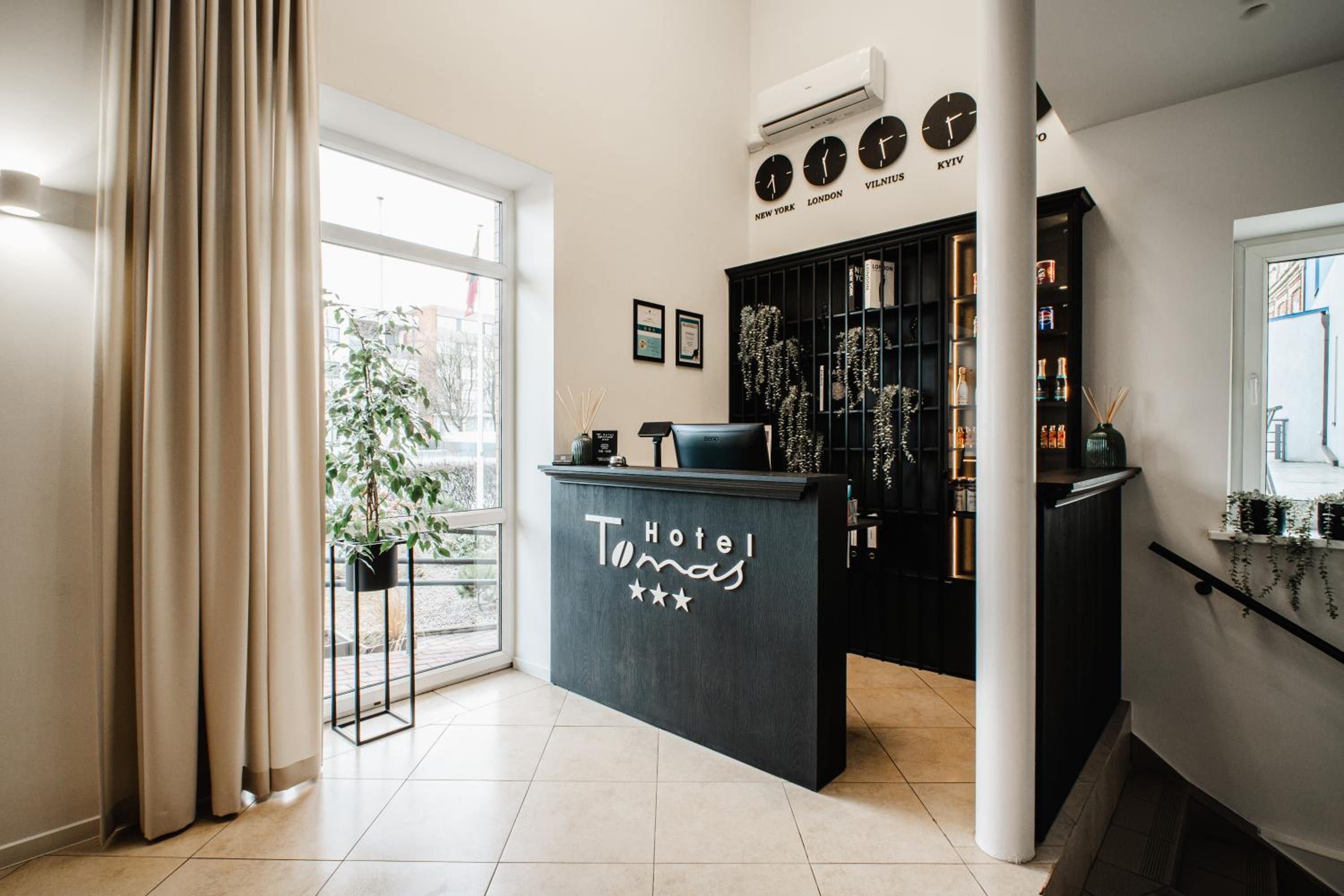 Hotel Tomas 7/50
