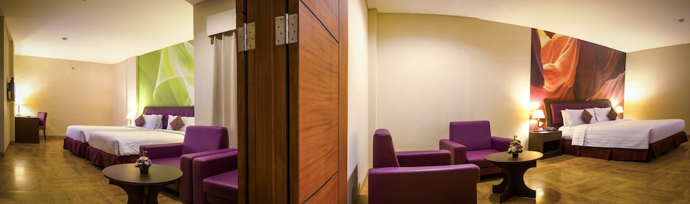 Suite 2 Bedroom.، Kuta Central Park Hotel 8/10