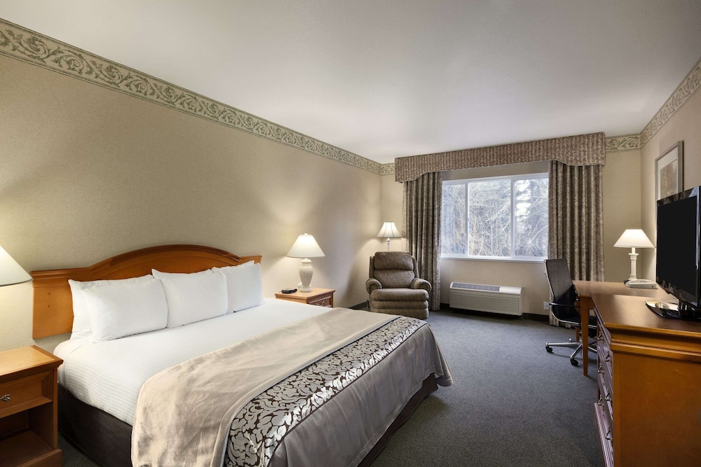 Ramada By Wyndham Olympia 5/26