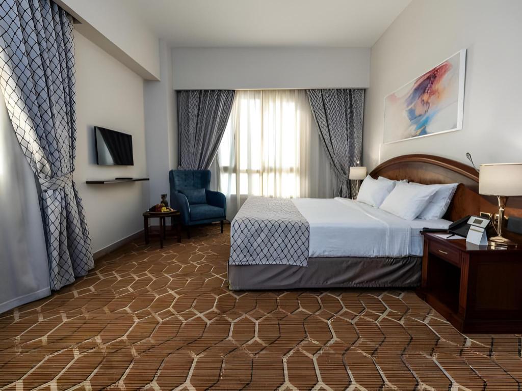 Junior Suite, Executive, Queen Bed