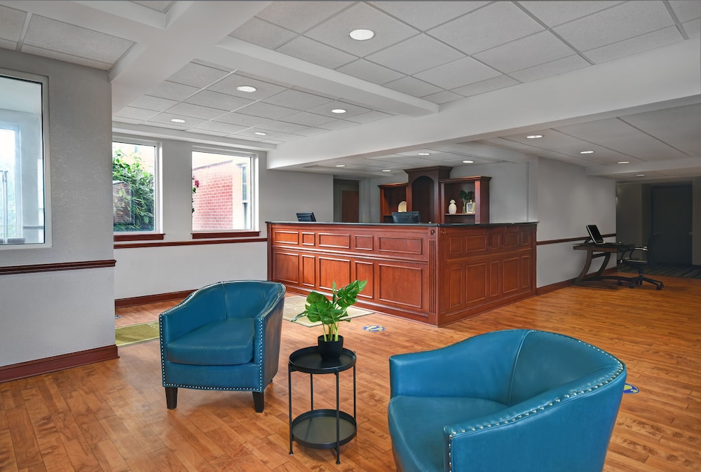Spark by Hilton Rochester University Area 30/36