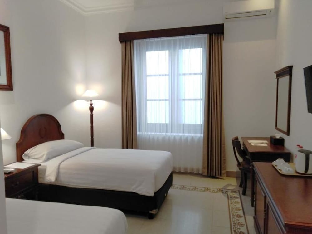 Daroessalam Hotel 11/49