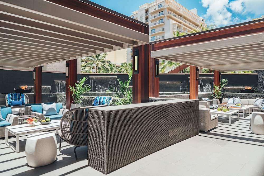 Hokulani Waikiki By Hilton Grand Vacations 19/68